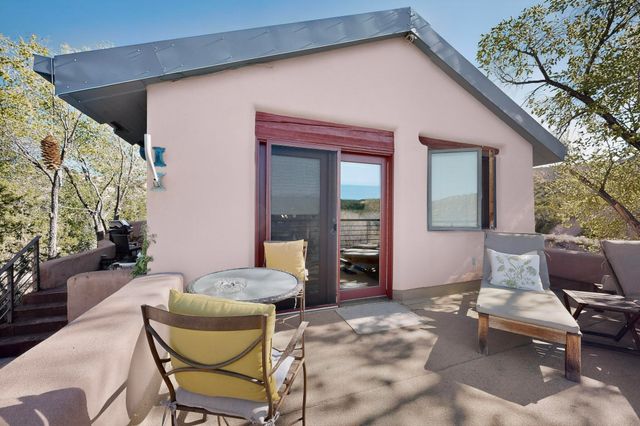 2 Camino Chupadero, Santa Fe, NM 87506