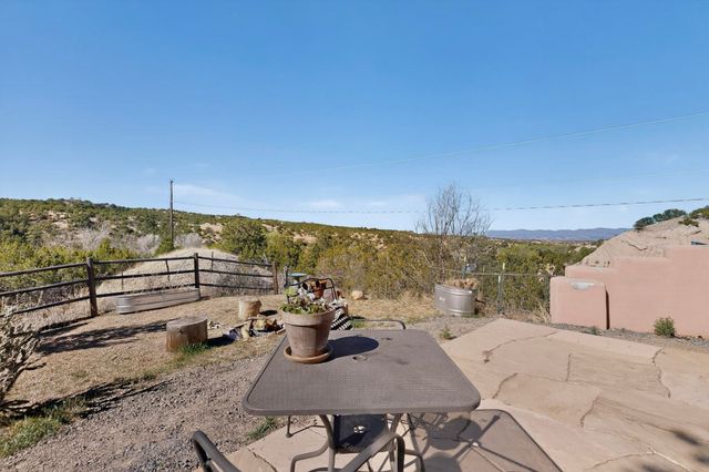 2 Camino Chupadero, Santa Fe, NM 87506