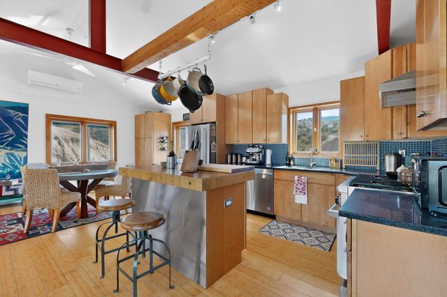 2 Camino Chupadero, Santa Fe, NM 87506