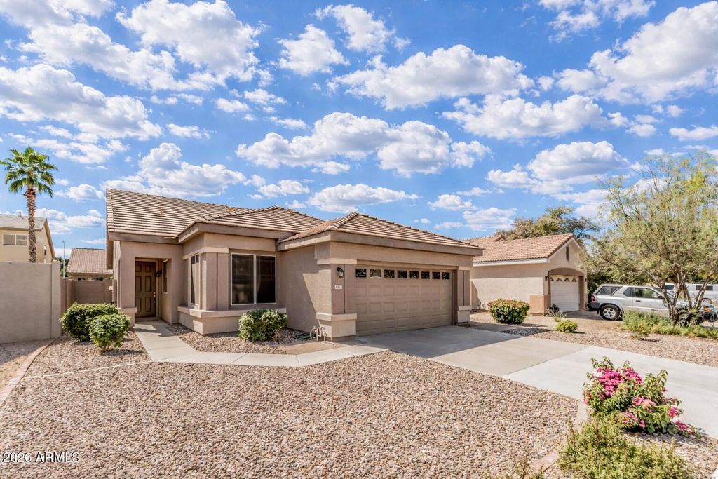 1411 W ARMSTRONG Way, Chandler, AZ 85286