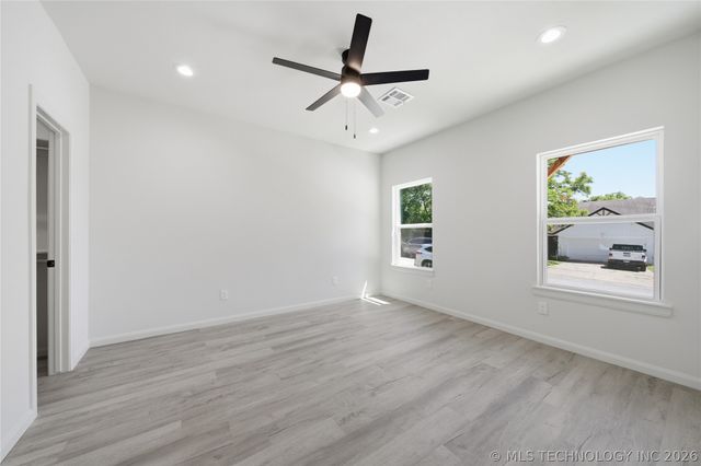13835 E 27th Place E, Tulsa, OK 74134