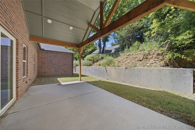 13835 E 27th Place E, Tulsa, OK 74134