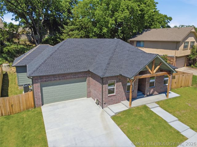 13835 E 27th Place E, Tulsa, OK 74134