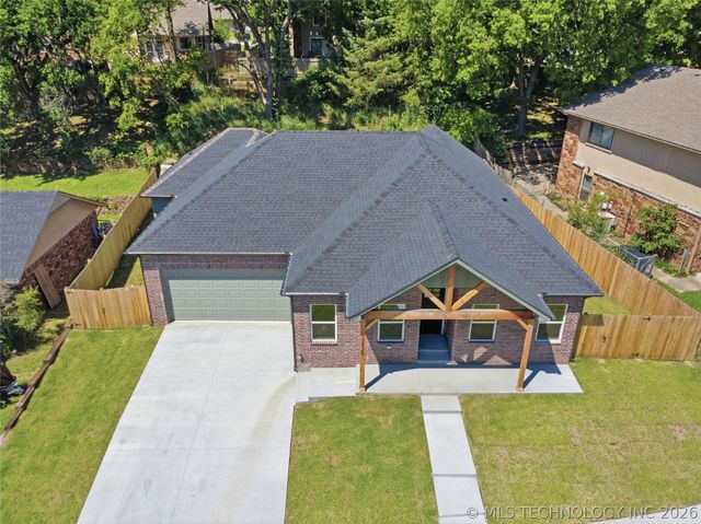 13835 E 27th Place E, Tulsa, OK 74134