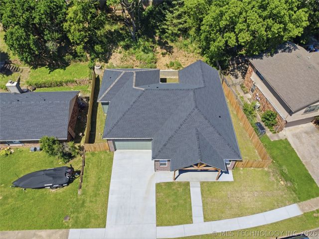 13835 E 27th Place E, Tulsa, OK 74134