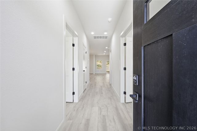 13835 E 27th Place E, Tulsa, OK 74134