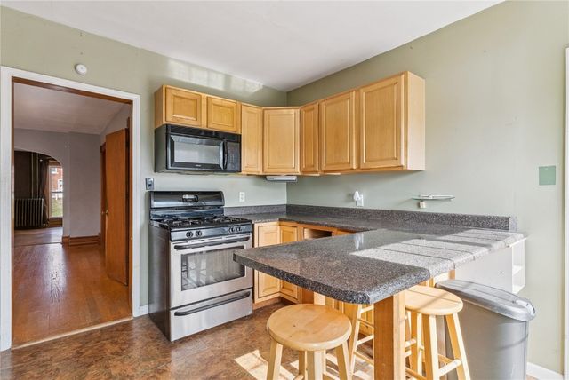 906 E 5th Street, Vinton, IA 52349