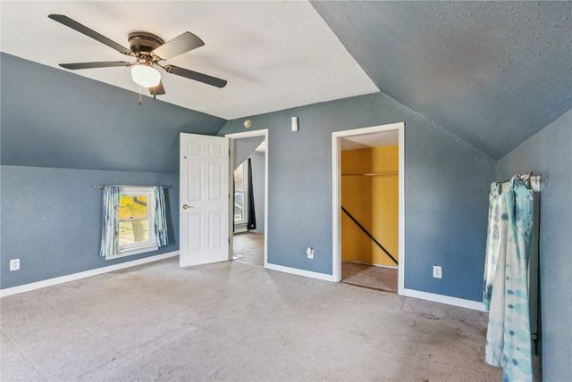 906 E 5th Street, Vinton, IA 52349