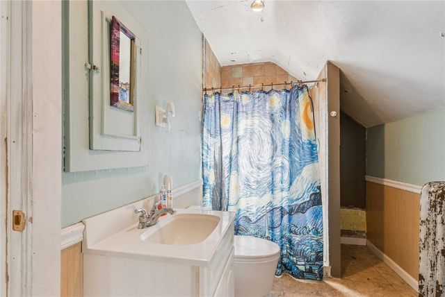 906 E 5th Street, Vinton, IA 52349