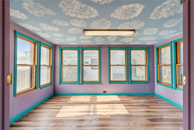 906 E 5th Street, Vinton, IA 52349