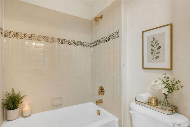 9556 Juniper Way, Arvada, CO 80007