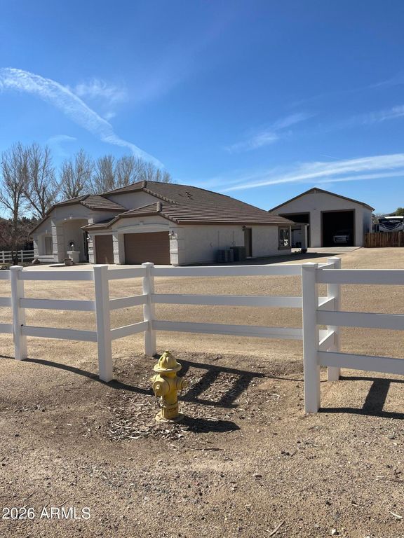 4832 N PERRYVILLE Road, Litchfield Park, AZ 85340