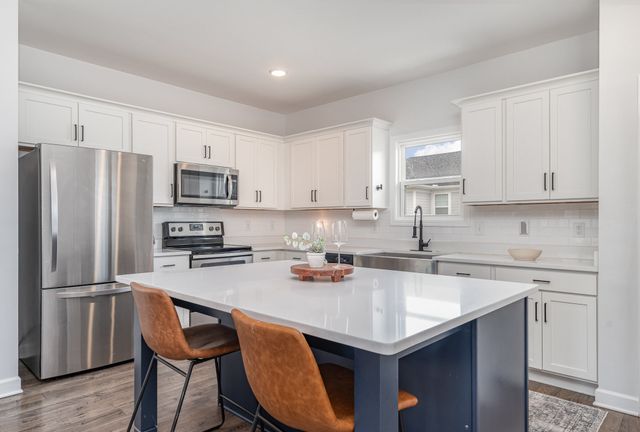2015 French Bayou Ln, Hendersonville, TN 37075