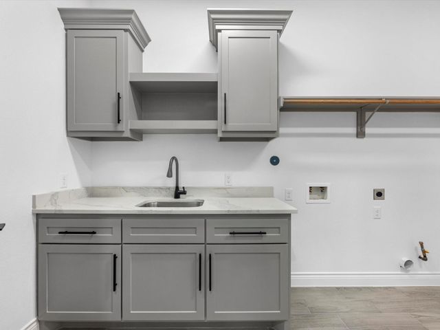 3081 Coastal Dr, Dayton, TX 77535