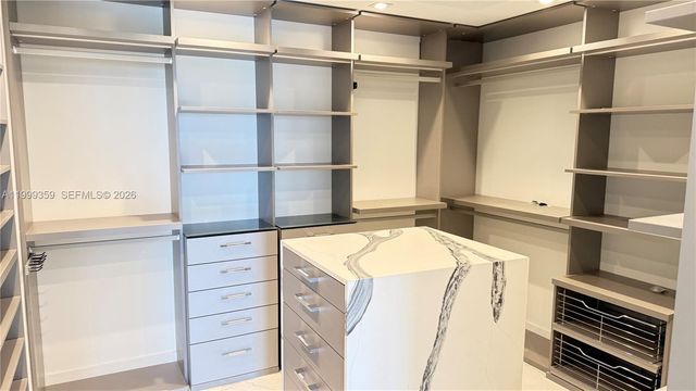 19707 Turnberry Way 18K, Aventura, FL 33180