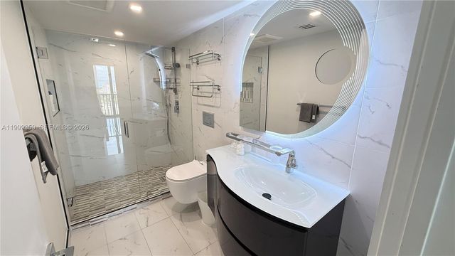 19707 Turnberry Way 18K, Aventura, FL 33180
