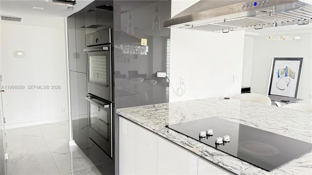 19707 Turnberry Way 18K, Aventura, FL 33180