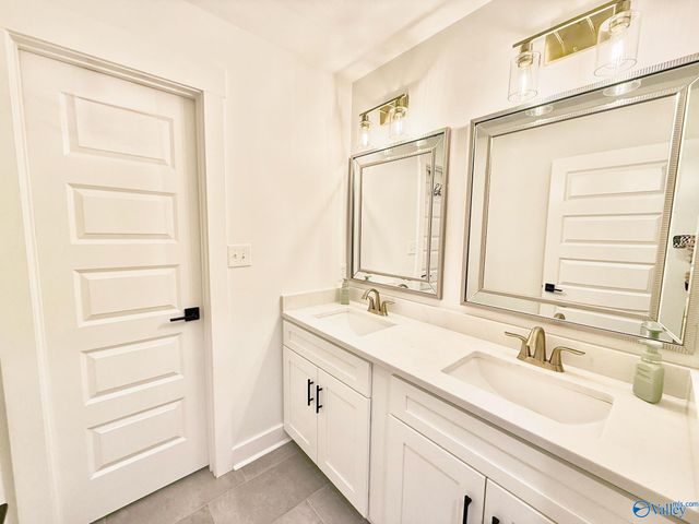 4024 Browns Valley Road, Guntersville, AL 35976