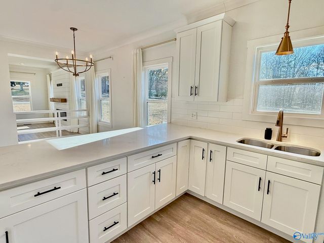 4024 Browns Valley Road, Guntersville, AL 35976