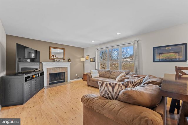 306 SHERWOOD CT N, Souderton, PA 18964