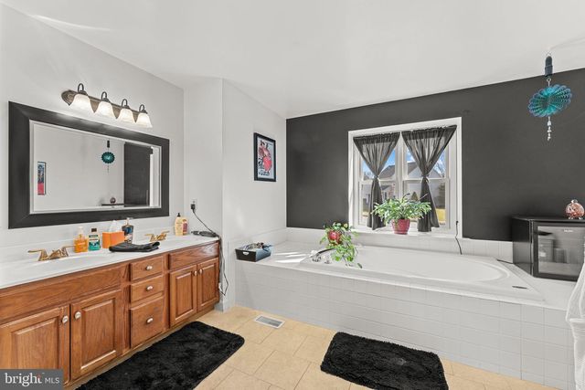 306 SHERWOOD CT N, Souderton, PA 18964