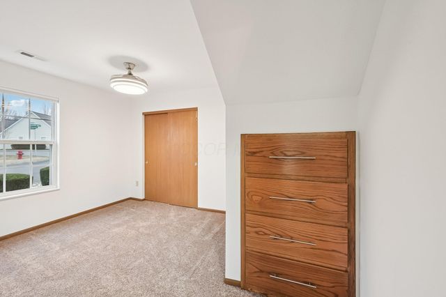 7811 Meadowlark Lane N, Reynoldsburg, OH 43068