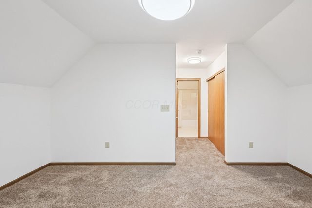 7811 Meadowlark Lane N, Reynoldsburg, OH 43068