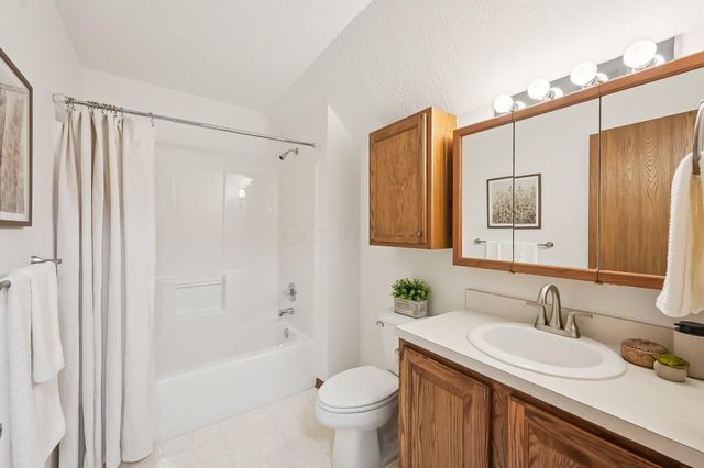 7811 Meadowlark Lane N, Reynoldsburg, OH 43068