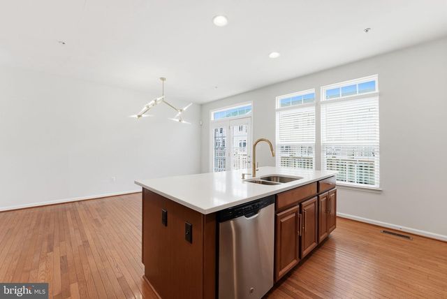 607 WAVELAND AVE, Capitol Heights, MD 20743