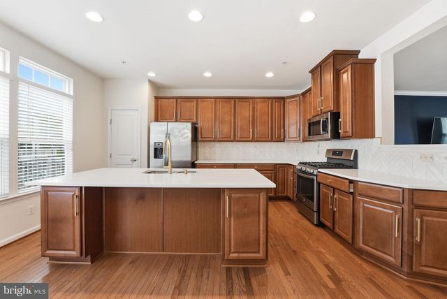 607 WAVELAND AVE, Capitol Heights, MD 20743