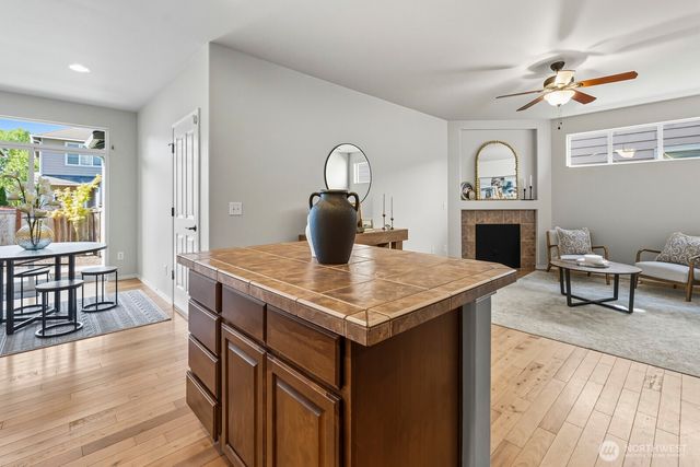 5609 Parkside Drive SE, Lacey, WA 98503