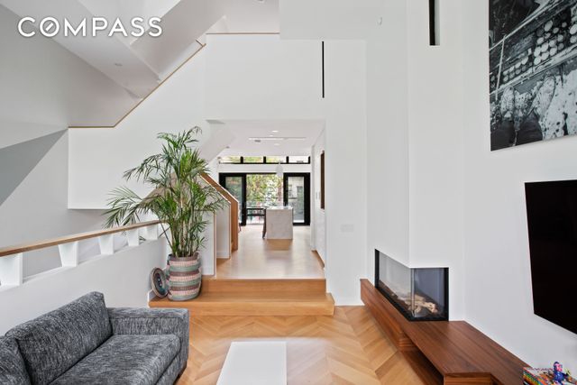 42 Sharon Street, New York City, NY 11211