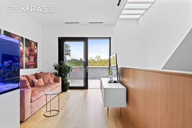 42 Sharon Street, New York City, NY 11211