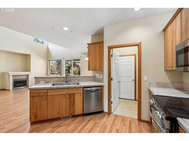 17300 Se 23RD Way, Vancouver, WA 98683