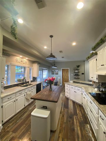 2110 Troon Drive, Alvin, TX 77511