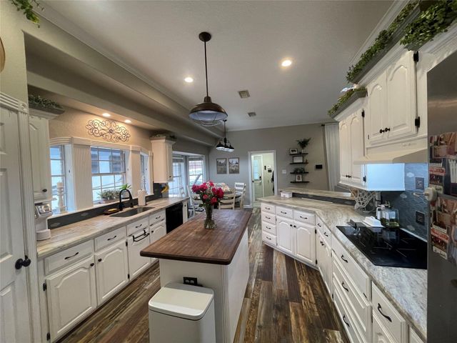 2110 Troon Drive, Alvin, TX 77511
