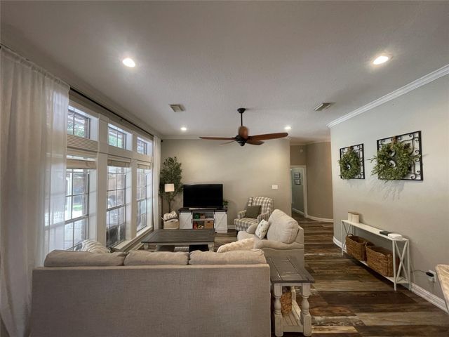 2110 Troon Drive, Alvin, TX 77511