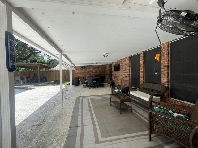 2110 Troon Drive, Alvin, TX 77511