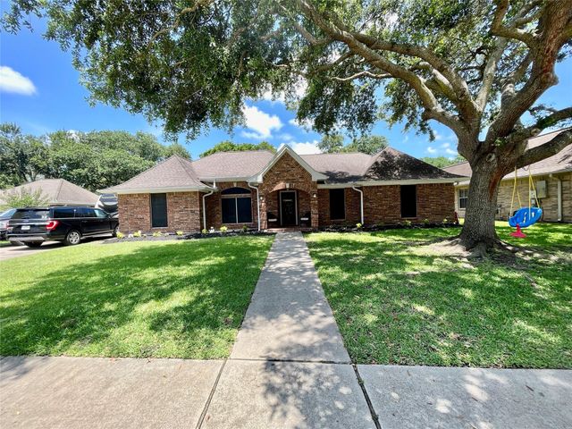 2110 Troon Drive, Alvin, TX 77511