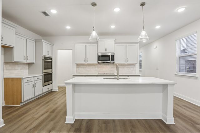 129 Dahlia Dr, La Vergne, TN 37086
