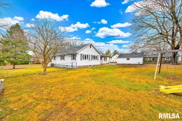 6213 N Saint Marys Road, Peoria, IL 61614