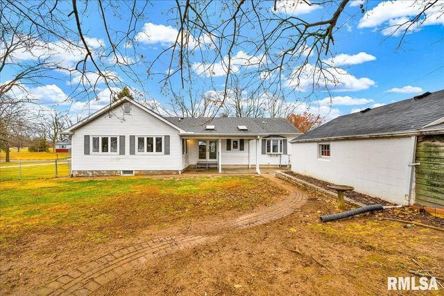 6213 N Saint Marys Road, Peoria, IL 61614