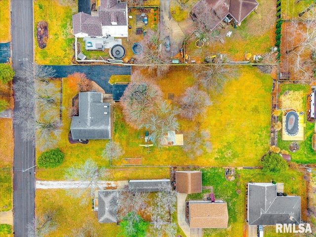 6213 N Saint Marys Road, Peoria, IL 61614