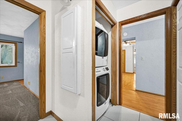 6213 N Saint Marys Road, Peoria, IL 61614