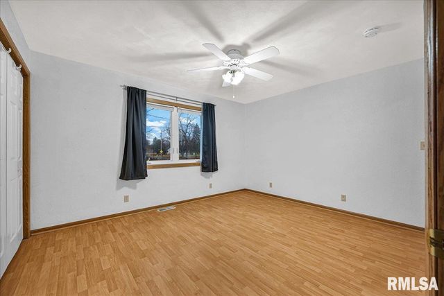 6213 N Saint Marys Road, Peoria, IL 61614