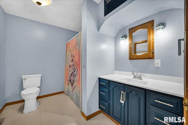 6213 N Saint Marys Road, Peoria, IL 61614