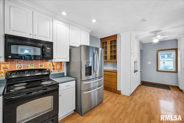 6213 N Saint Marys Road, Peoria, IL 61614