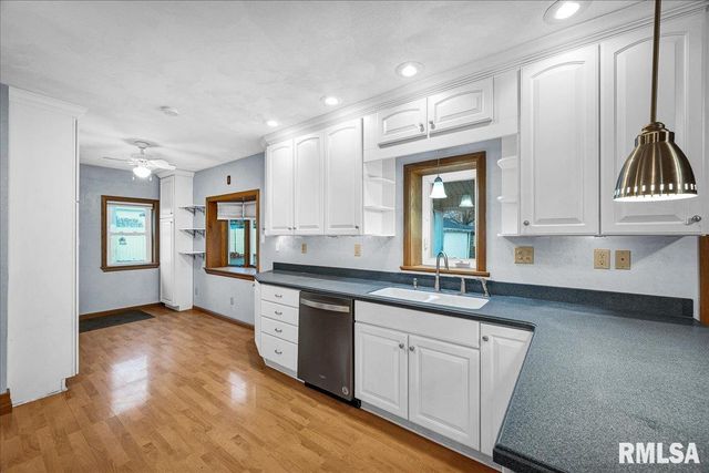 6213 N Saint Marys Road, Peoria, IL 61614