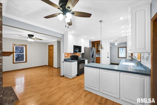 6213 N Saint Marys Road, Peoria, IL 61614