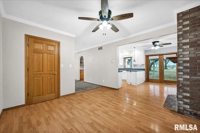 6213 N Saint Marys Road, Peoria, IL 61614